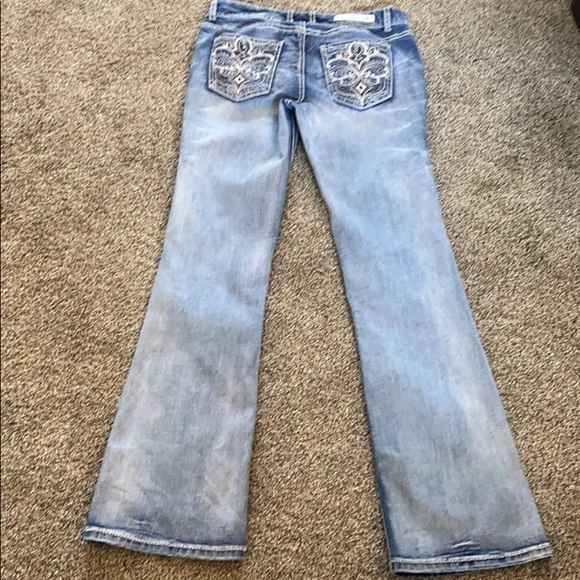 Ariya Jeans - Picture 4 of 7